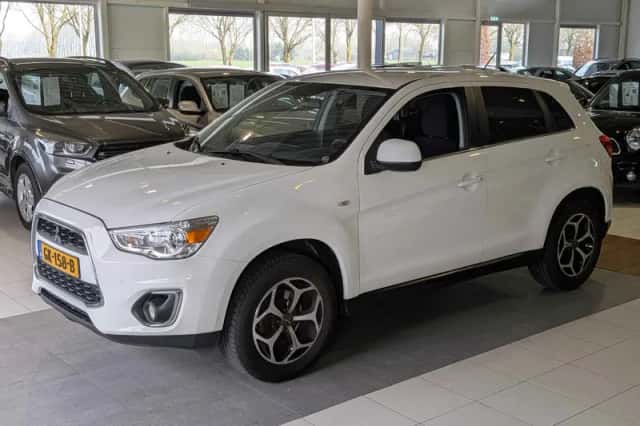 Mitsubishi ASX (2015) thumbnail 2