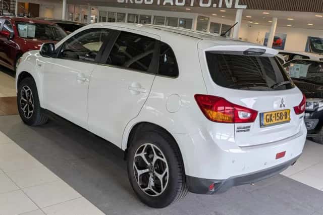 Mitsubishi ASX (2015) thumbnail 3