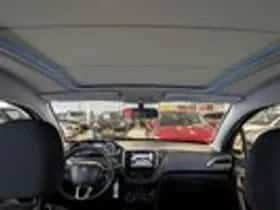 Peugeot 2008 (2016) thumbnail 12