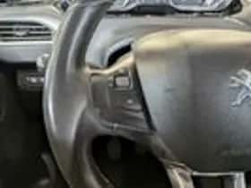 Peugeot 2008 (2016) thumbnail 14