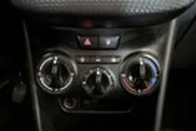Peugeot 2008 (2016) thumbnail 17