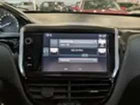 Peugeot 2008 (2016) thumbnail 18