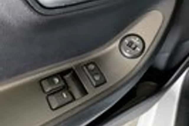 Kia Picanto (2012) thumbnail 14