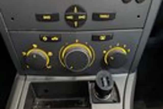 Opel Astra (2004) thumbnail 14