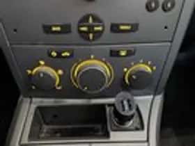 Opel Astra (2004) thumbnail 14