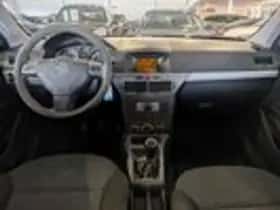 Opel Astra (2004) thumbnail 8