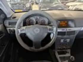 Opel Astra (2004) thumbnail 9