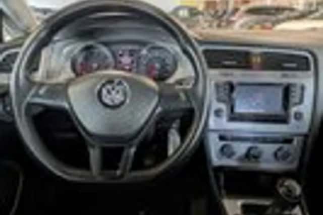 Volkswagen Golf (2013) thumbnail 10