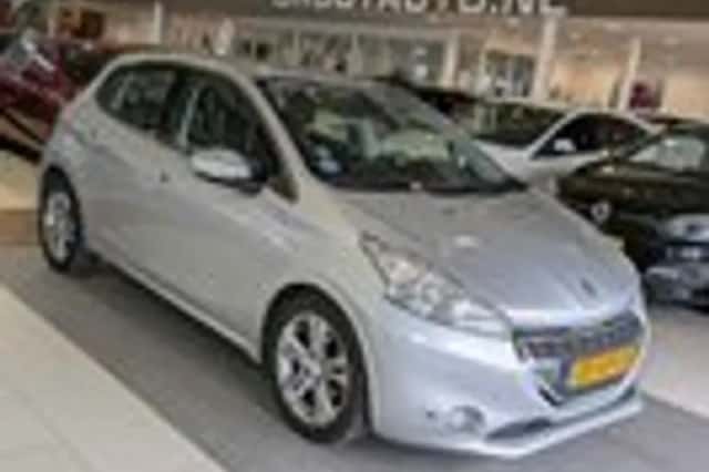 Peugeot 208 (2012) thumbnail 1