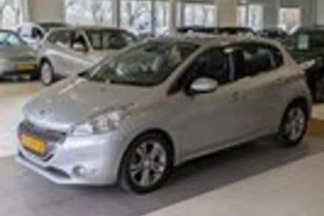 Peugeot 208 (2012) thumbnail 2