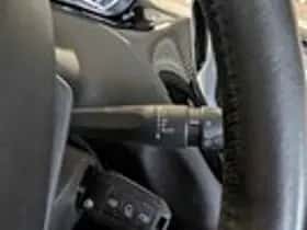Peugeot 208 (2012) thumbnail 15