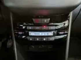 Peugeot 208 (2012) thumbnail 16