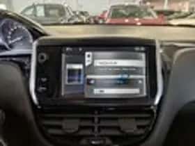 Peugeot 208 (2012) thumbnail 17