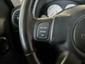 Jeep Cherokee (2003) thumbnail 11