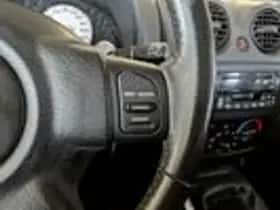 Jeep Cherokee (2003) thumbnail 12
