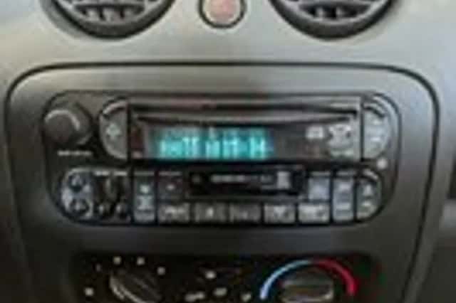 Jeep Cherokee (2003) thumbnail 14
