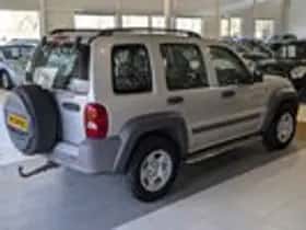 Jeep Cherokee (2003) thumbnail 4
