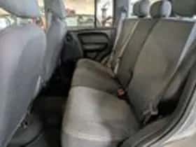 Jeep Cherokee (2003) thumbnail 7