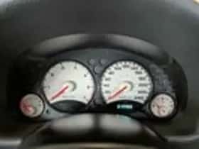 Jeep Cherokee (2003) thumbnail 10
