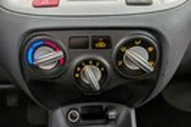 Kia Rio (2006) thumbnail 11