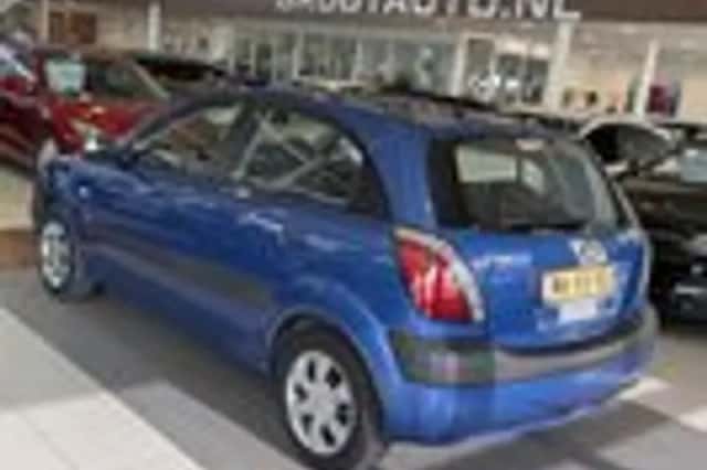 Kia Rio (2006) thumbnail 3