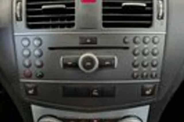 Mercedes-Benz C-Klasse (2010) thumbnail 18