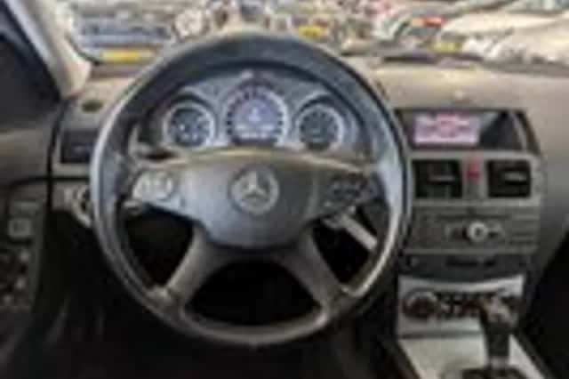 Mercedes-Benz C-Klasse (2010) thumbnail 10