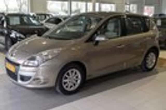 Renault Scénic (2009) thumbnail 2