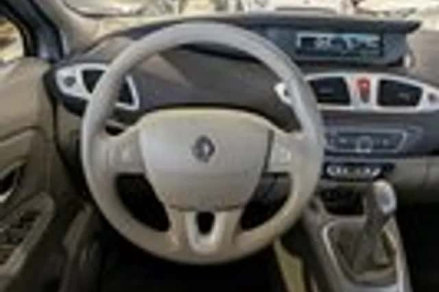 Renault Scénic (2009) thumbnail 11