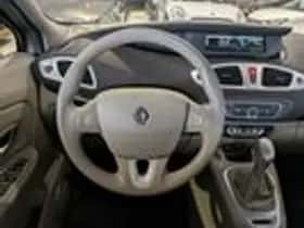 Renault Scénic (2009) thumbnail 11