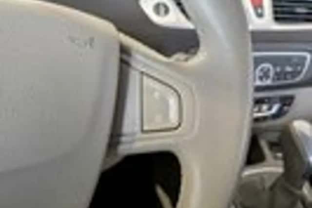 Renault Scénic (2009) thumbnail 13
