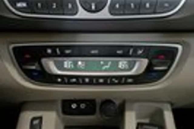 Renault Scénic (2009) thumbnail 16