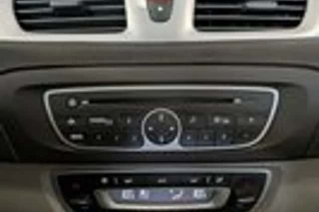 Renault Scénic (2009) thumbnail 17