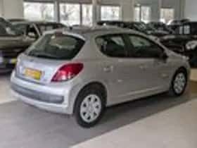 Peugeot 207 (2011) thumbnail 4