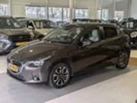 Mazda 2 (2016) thumbnail 2