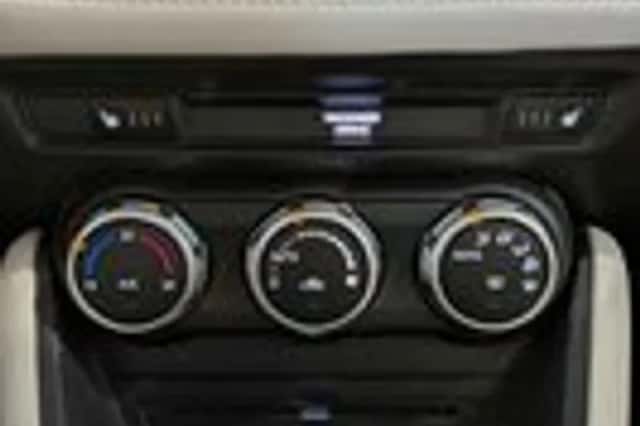 Mazda 2 (2016) thumbnail 17
