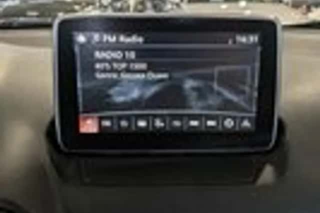 Mazda 2 (2016) thumbnail 18