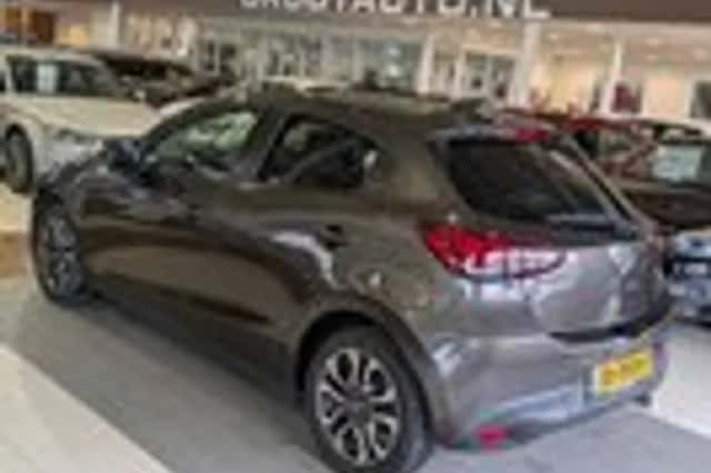 Mazda 2 (2016) thumbnail 3