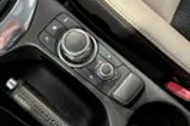 Mazda 2 (2016) thumbnail 21