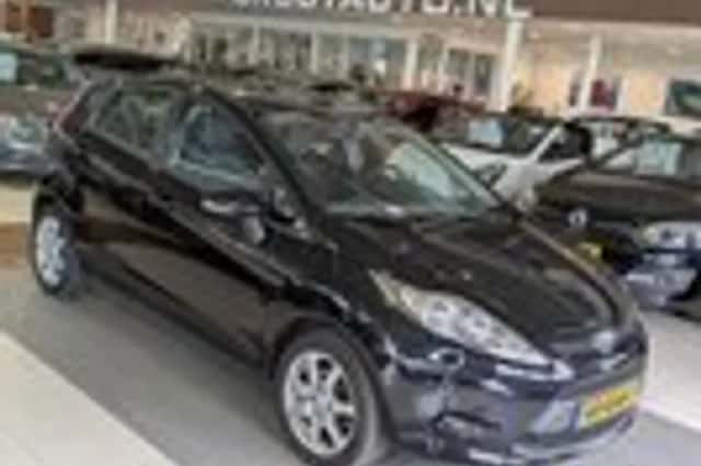 Ford Fiesta (2011) thumbnail 1
