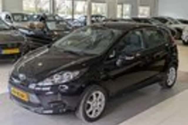 Ford Fiesta (2011) thumbnail 2