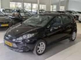 Ford Fiesta (2011) thumbnail 2