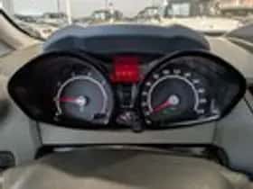Ford Fiesta (2011) thumbnail 10