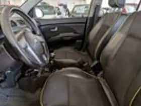 Kia Picanto (2010) thumbnail 6