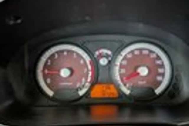 Kia Picanto (2010) thumbnail 10