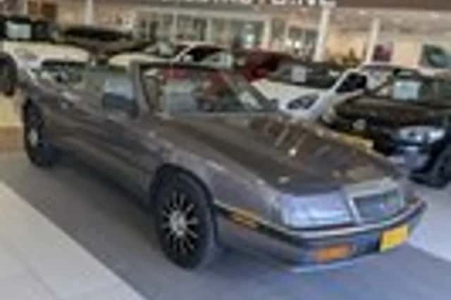 Chrysler Le-Baron (1991) thumbnail 1