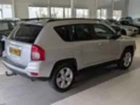 Jeep Compass (2012) thumbnail 4