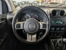 Jeep Compass (2012) thumbnail 9