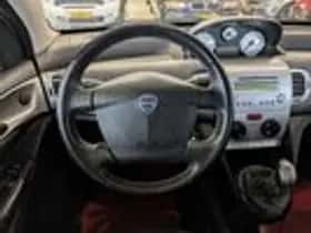 Lancia Ypsilon (2008) thumbnail 9