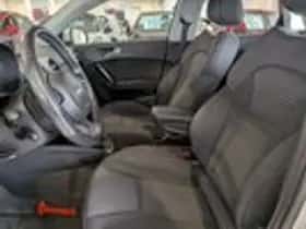 Audi A1 (2012) thumbnail 6